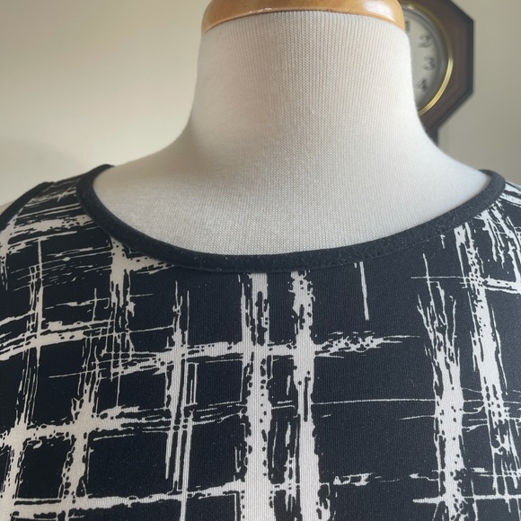 Valley girl cold shoulder top - Picture 3 of 7